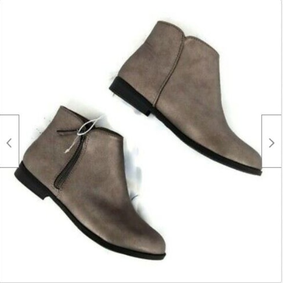 cat chelsea boots
